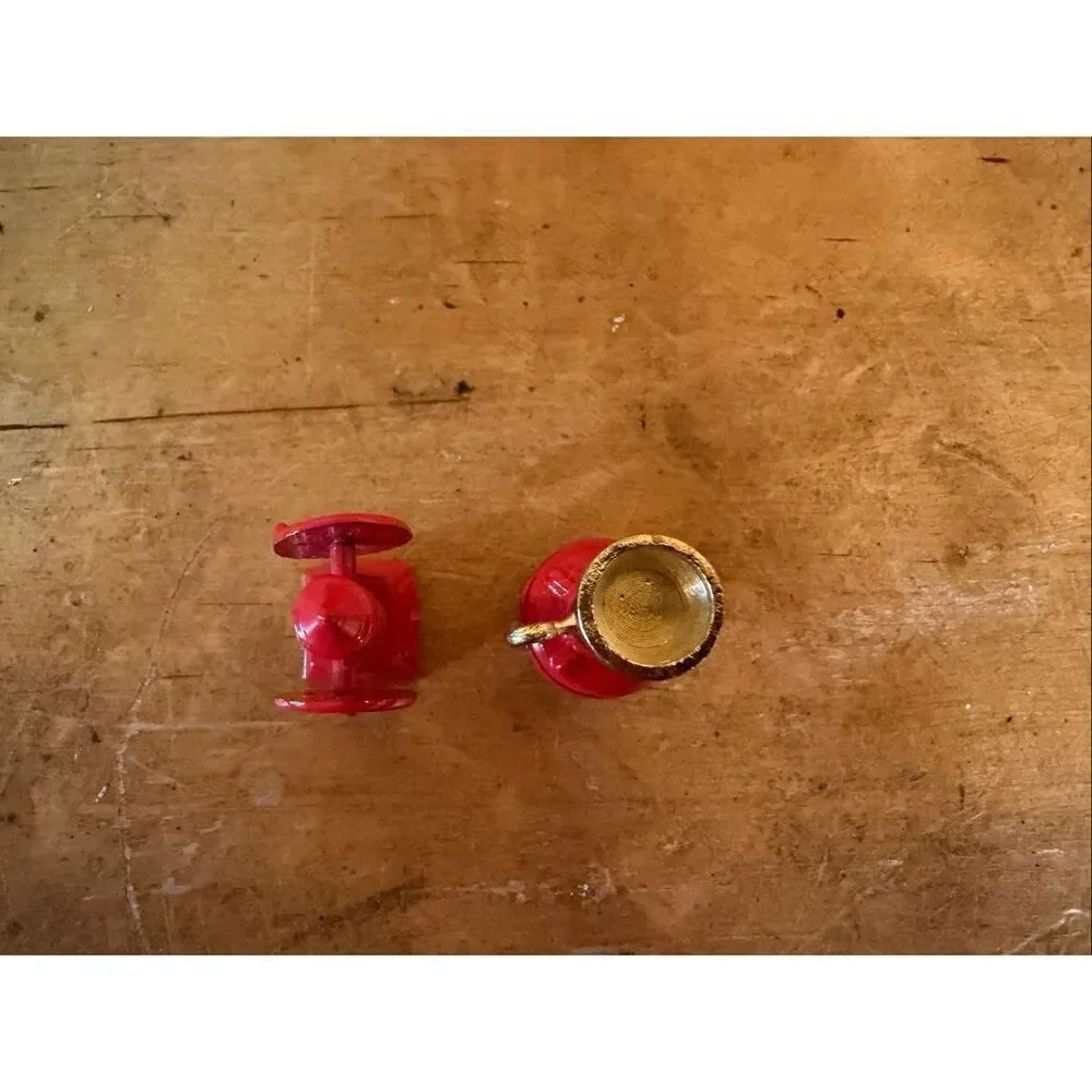 Dollhouse Miniatures Coffee Grinder & Lamp Accessories Lot (6701)